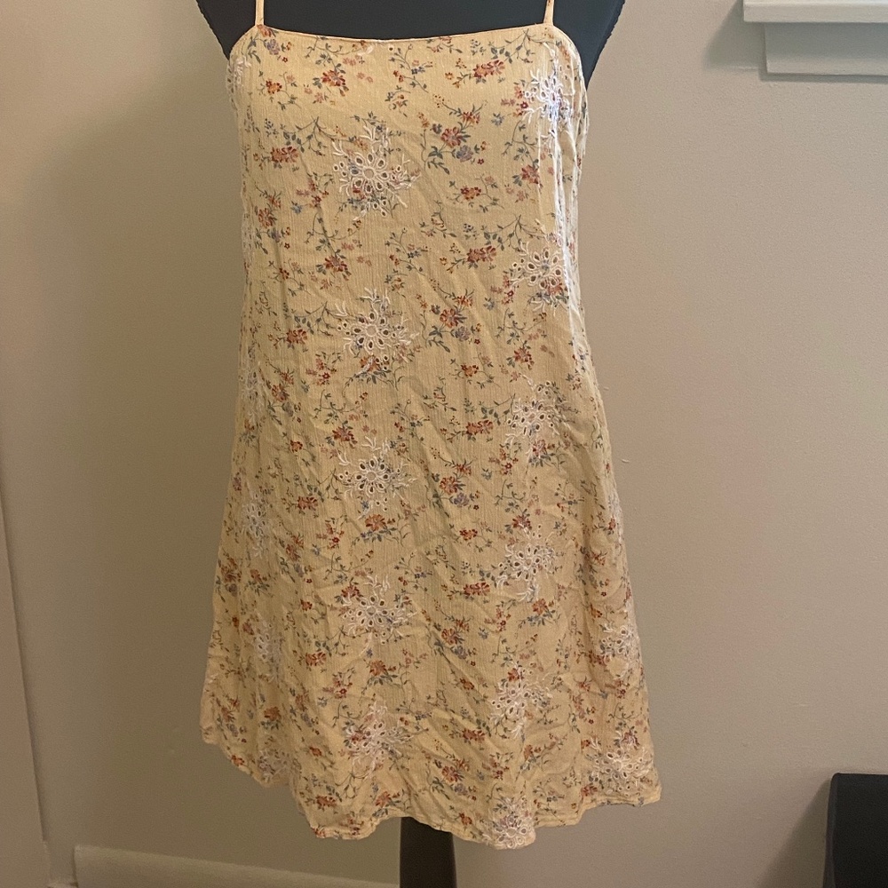 American Eagle Yellow Floral Medium